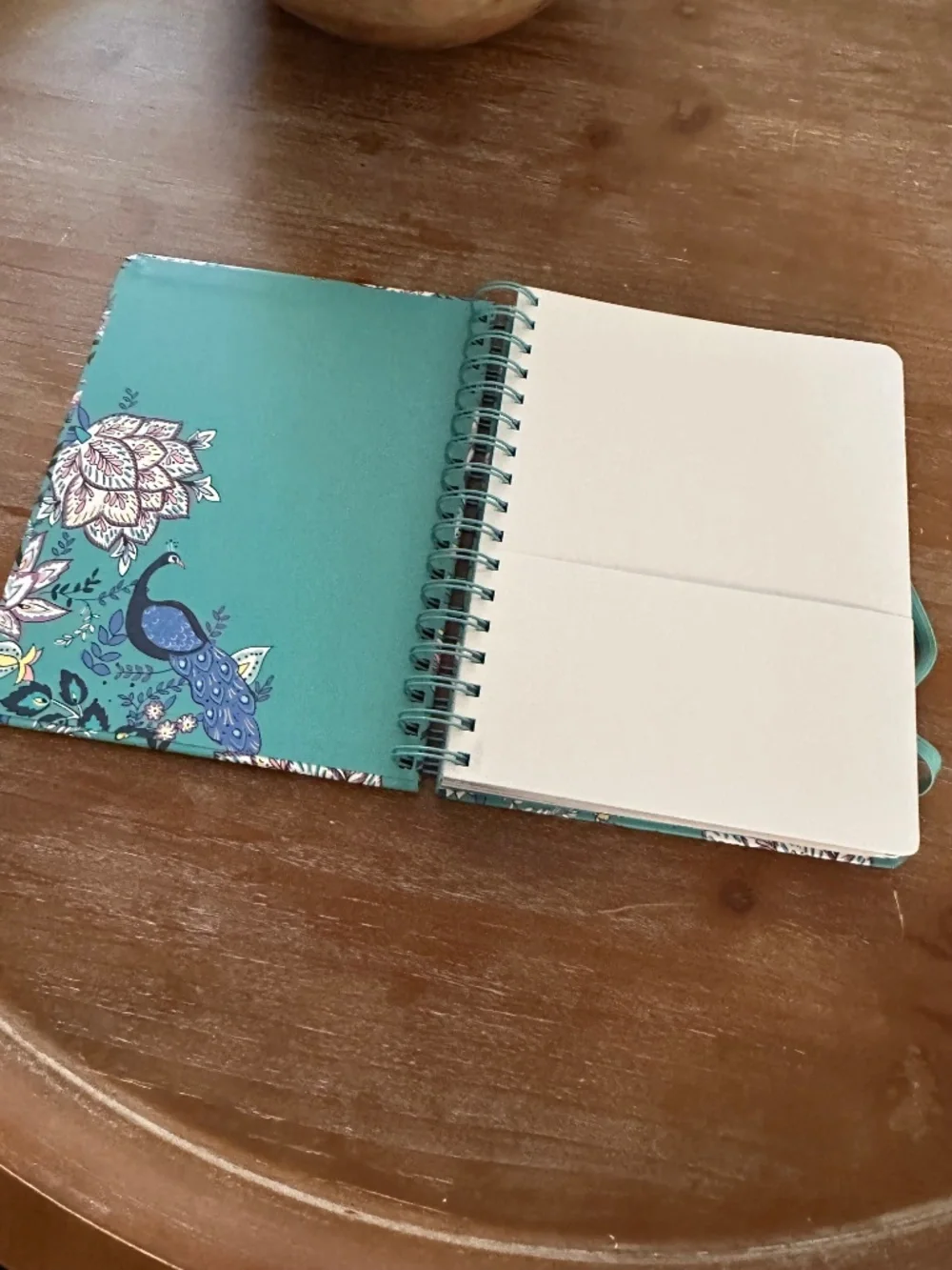 VERA BRADLEY Peacock Garden Undated Large Spiral Planner
